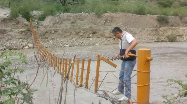 Piura: escolares de Huarmaca usarán puente colapsado para asistir a clases. (Fotos: Carlos Parra)