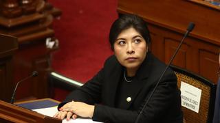Betssy Chávez cobró asignación de S/15 mil al Congreso cuando era ministra