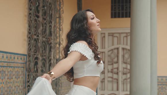 Scarlet D'carpio en su video musical "Coplas a Fray Martín". La canción es una nueva versión de la composición original de Chabuca Granda en homenaje a sus 100 años. (Foto: Scarlet D'carpio/Youtube)