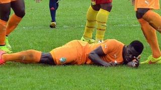 Jugador africano sufrió espasmos en partido y se temió lo peor