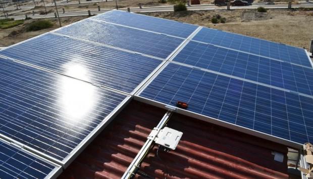 El Proyecto Masivo Fotovoltaico (electricidad con paneles solares), ejecutado por Ergon Perú, implementó hasta fines de agosto más de 87.000 sistemas fotovoltaicos, superando el 50% de instalaciones requeridas y beneficiando a 320 mil personas.