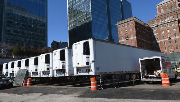 Los camiones refrigerados que Nueva York usa como morgues improvisadas para las víctimas de coronavirus. (Photo by Angela Weiss / AFP).