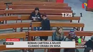 San Miguel: delincuentes roban a mujer que rezaba de rodillas en una iglesia |VIDEO