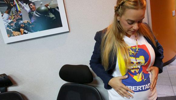 La esposa del líder opositor venezolano confesó que la decisión de tener un bebe fue planeada por la pareja. (Foto: AP)