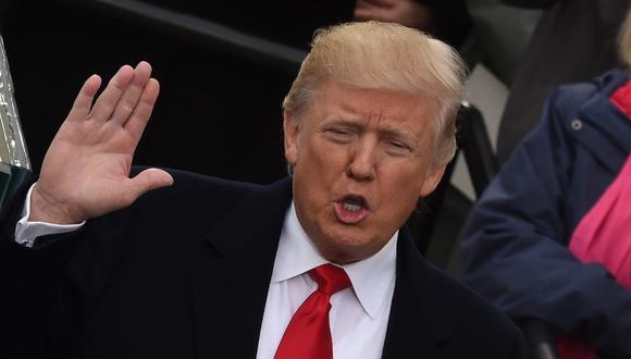 En esta foto de archivo tomada el 20 de enero de 2017, Donald Trump presta juramento como el 45 presidente de los Estados Unidos frente al Capitolio en Washington, DC. (Foto de Timothy A. CLARY / AFP).