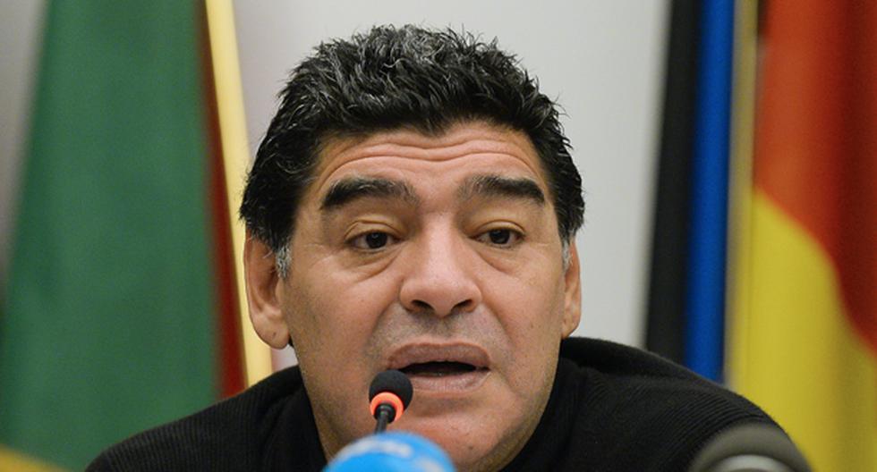 Diego Maradona apoyó a los hinchas de Nápoli tras la salida de Gonzalo Higuaín (Foto: EFE)