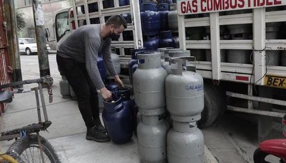 Decisión implica una discusión específica con el ministro de Energía y Minas, señaló el titular del MEF, Alex Contreras. (Foto: El Comercio)