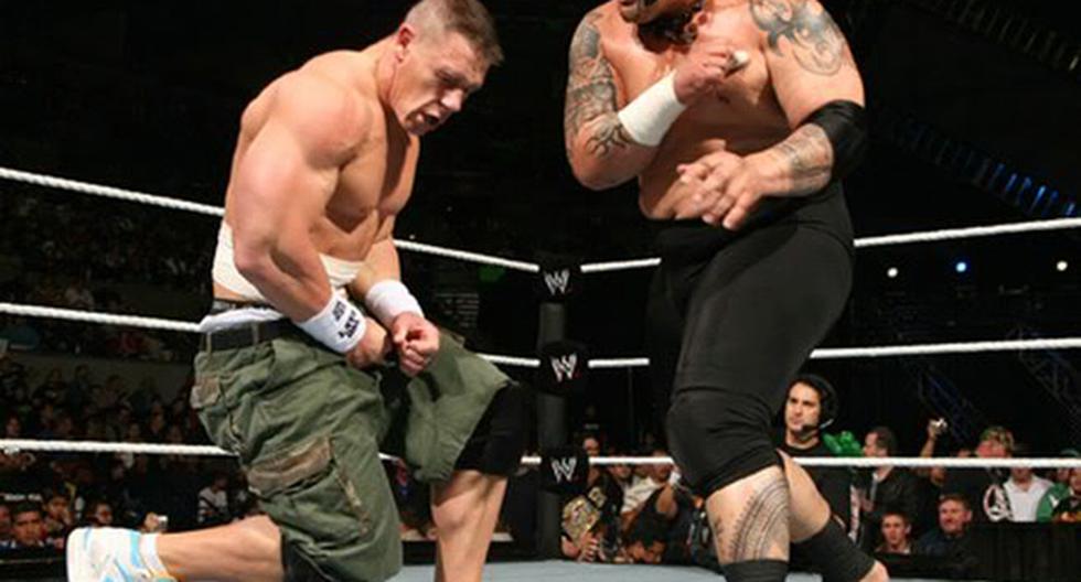 John Cena en una gran batalla contra Umaga. (Foto: WWE)