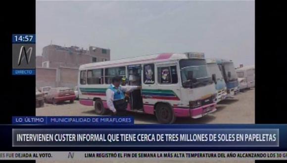 La coaster fue enviada al depósito por personal de la Municipalidad de Miraflores. (Canal N)