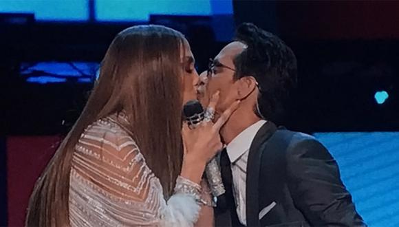 Grammy: el beso de Marc Anthony y J.Lo tras emotivas palabras