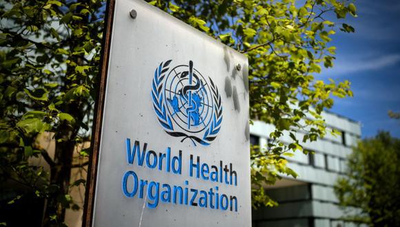 Un letrero de la Organización Mundial de la Salud (OMS) en la entrada de su sede en Ginebra en medio del brote de coronavirus Covid-19. (Foto: Fabrice COFFRINI / AFP)