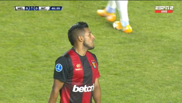 Alexis Arias casi anota el primer gol de Melgar vs. Internacional. (Foto: Captura ESPN)