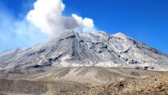 Gobierno declarará en emergencia la zona de Moquegua afectada por actividad del volcán Ubinas.