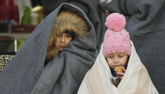 "El amor también se hace presente en la guerra, pero de manera antagónica". (Foto: AP/Pavel Golovkin)