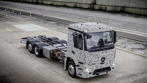 Mercedes-Benz lanzó su camión eléctrico urbano