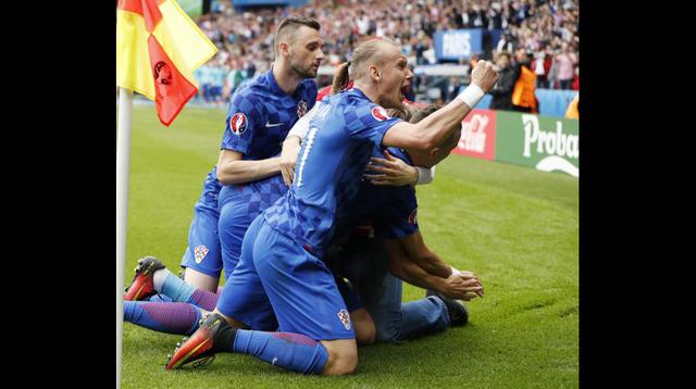 Euro: eufórico hincha croata ingresó al campo y besó Modric - 4
