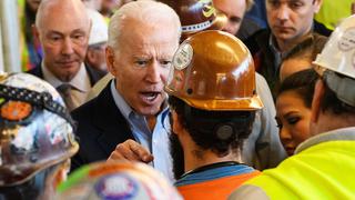 Joe Biden llama “mentiroso” e insulta a un obrero en Michigan | VIDEO