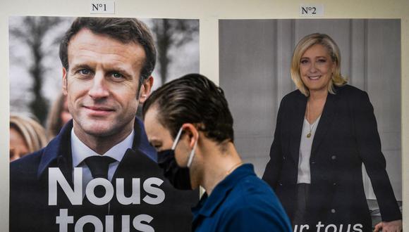 Emmanuel Macron y Marine Le Pen definen la segunda vuelta presidencial este domingo. (CHANDAN KHANNA / AFP).