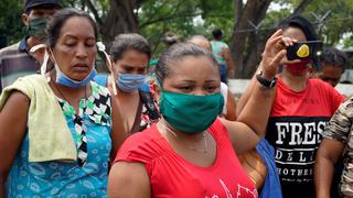 “Fue una masacre”: familias acusan a las autoridades por la muerte de 50 reos en un penal de Venezuela