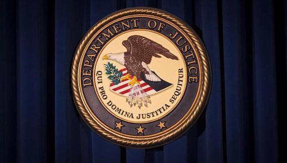 El logotipo del Departamento de Justicia de Estados Unidos se muestra en una pared en Nueva York el 5 de diciembre de 2013. (REUTERS/Carlo Allegri).
