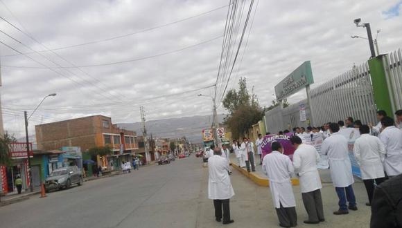 Alrededor de 1.200 médicos de Pasco, Huancavelica y Junín vienen acatando la huelga nacional indefinida convocada por la Federación Médica Peruana (Foto: Junior Meza)