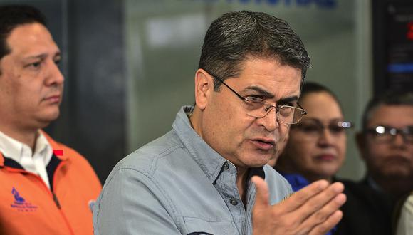 El expresidente de Honduras, Juan Orlando Hernández, habla durante una conferencia de prensa en el Centro de Operaciones de Emergencia Permanente en Tegucigalpa, el 11 de marzo de 2020. (Foto de ORLANDO SIERRA / AFP)