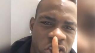 Mario Balotelli: de esta manera responde a sus críticos (VIDEO)