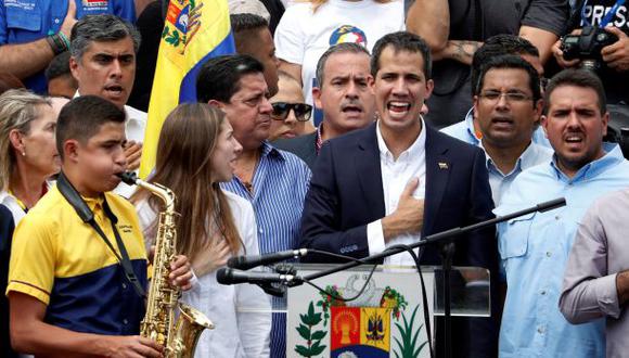Guaidó habló ante decenas de simpatizantes que acudieron a una plaza del este de Caracas a brindarle su apoyo tras su regreso a Venezuela. (Foto: Reuters)