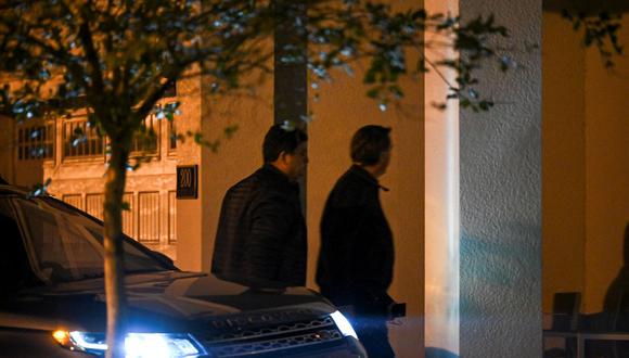 Bolsonaro bajó de un vehículo junto a otra persona y entró rápidamente en la casa de las afueras de Orlando donde ha estado residiendo desde el 30 de diciembre.