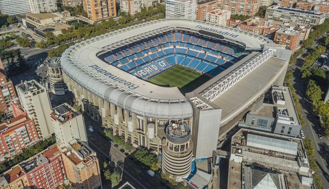 En un principio, el estadio Santiago Bernabéu simplemente se hacía llamar “Estadio Real Madrid Club de Fútbol”.