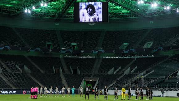 Minuto de silencio en Champions League tras la muerte de Maradona. (Foto: UEFA)