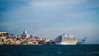 Brote de COVID-19 en crucero retenido en Lisboa asciende a 52 contagios