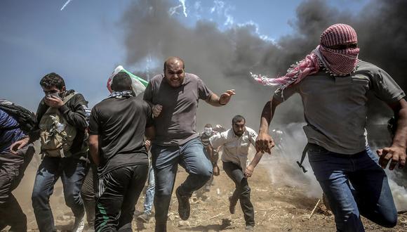 Palestinos se enfrentaron al ejército israelí, que respondió con gases y francotiradores. (EFE).