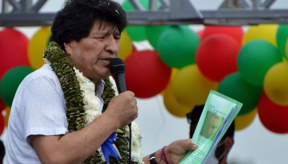 El ex presidente boliviano Evo Morales pronuncia un discurso durante un mitin en Chimoré, provincia de Chapare, departamento de Cochabamba, el 11 de noviembre de 2020. (Foto de FERNANDO CARTAGENA / AFP).
