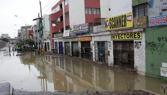 Enel tuvo que interrumpir el servicio de electricidad en la zona&nbsp;afectada por el aniego en San Juan de Lurigancho. (Foto: GEC)<br>