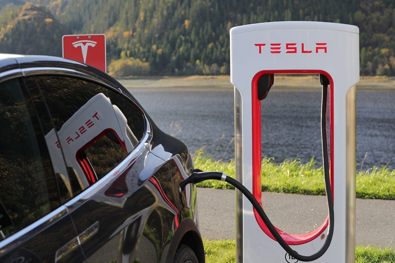 Tesla is the brand leading the change towards electric cars.  (Photo: pixabay.com)