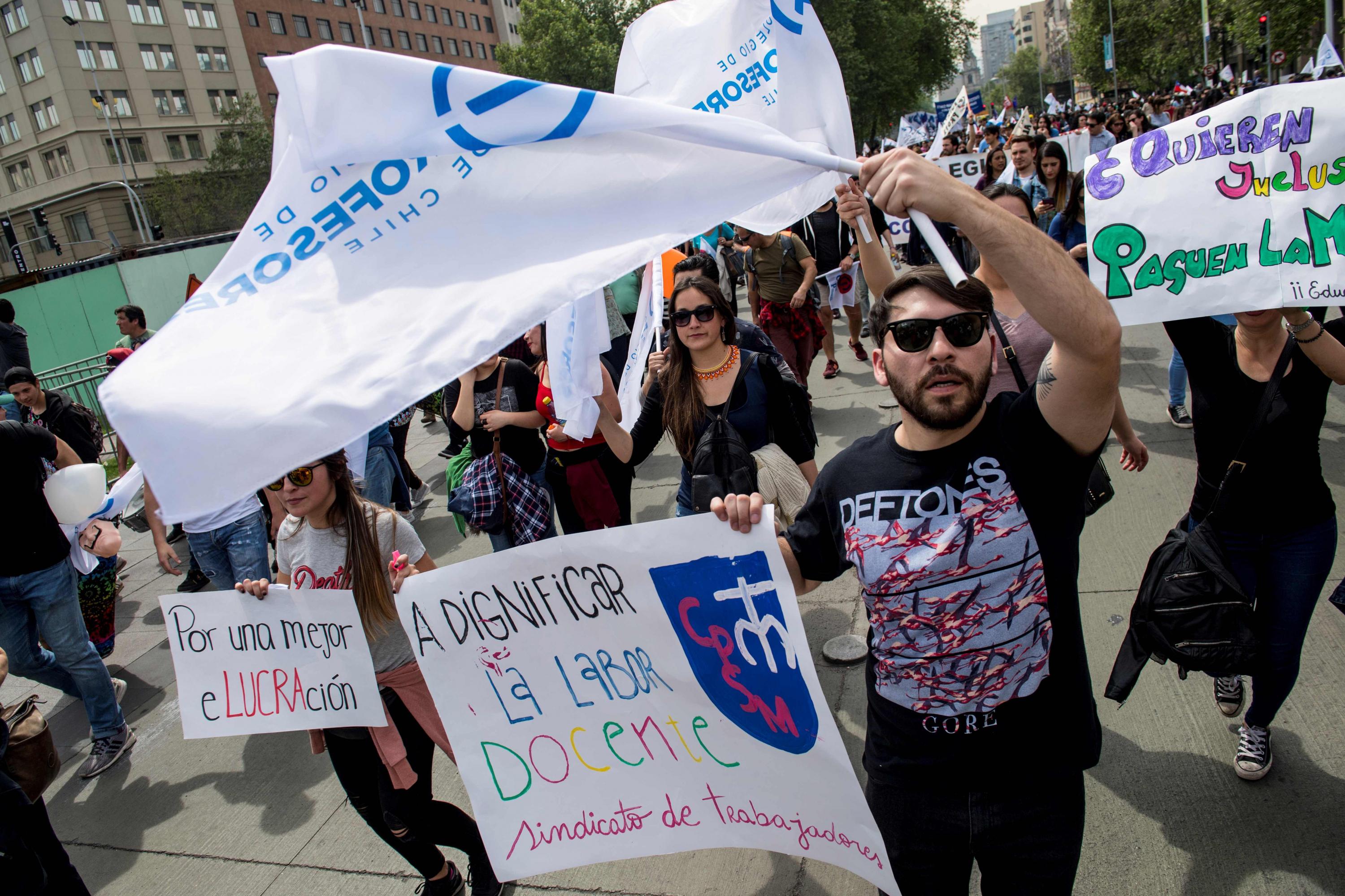 Chile: Profesores marchan para exigir al Gobierno mejoras laborales  (Foto: AFP)