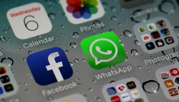 Navegar en redes sociales como Facebook o usar mensajer&iacute;as como WhatsApp es la actividad preferida por los peruanos en Internet. (Foto: AP)