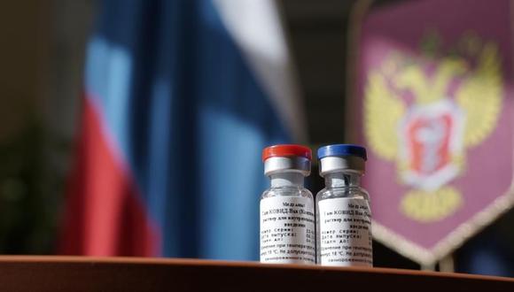 Una foto divulgada por el Ministerio de Salud de Rusia muestra contenedores con una vacuna recién registrada contra el coronavirus por el Centro de Investigación y Científica de Epidemiología y Microbiología de Rusia. (EFE).