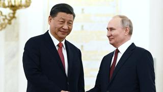 Putin y Xi Jinping comienzan las negociaciones formales en el Kremlin