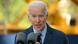 Biden cuestiona la amenaza de los republicanos de restringir ayuda a Ucrania