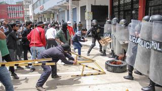 Huancayo: reportan detención de 10 civiles y un número indeterminado de policías heridos tras saqueos y destrozos