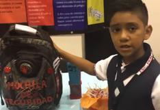 México: niño de 11 años crea mochila antibalas con GPS y alarma