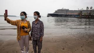 El crucero “paria” que busca a cientos de pasajeros que desembarcaron en medio de la crisis por el coronavirus