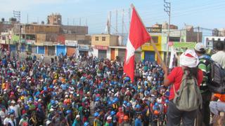 Mineros ilegales vuelven a bloquear Panamericana Sur