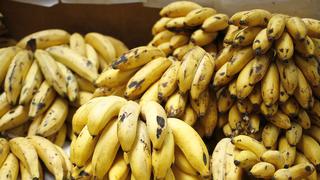 ¿Desechas las hebras blancas de los plátanos? Estas son algunas razones de por qué no deberías hacerlo