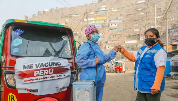 Minsa impulsa “Vacuna Móvil” en San Juan de Lurigancho para que habitantes completen dosis contra la COVID-19. (Foto: Ministerio de Salud)