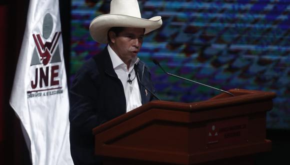 Pedro Castillo ya recibió sus credenciales como nuevo presidente de la República y ahora solo falta su juramentación en el Congreso. (Foto: Cesar Campos Medina / @photo.gec)