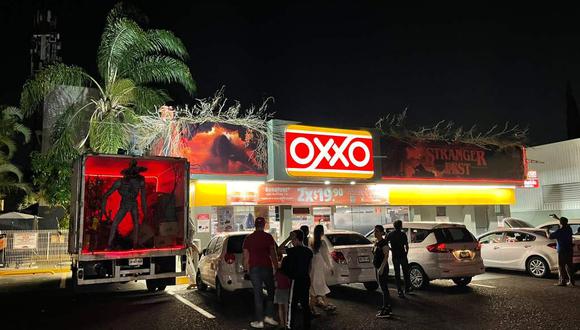En esta nota te contamos dónde queda el Oxxo temático de Stranger Things en CDMX. (Foto: @riveralex75)