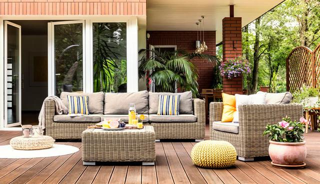 Disfruta de la temporada más calurosa del año en una terraza bien equipada. Que este espacio se convierta en tu favorito del verano. (Foto: Shutterstock)